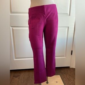Women’s CHINO’s Cropped slacks size 4, raspberry color. NWT